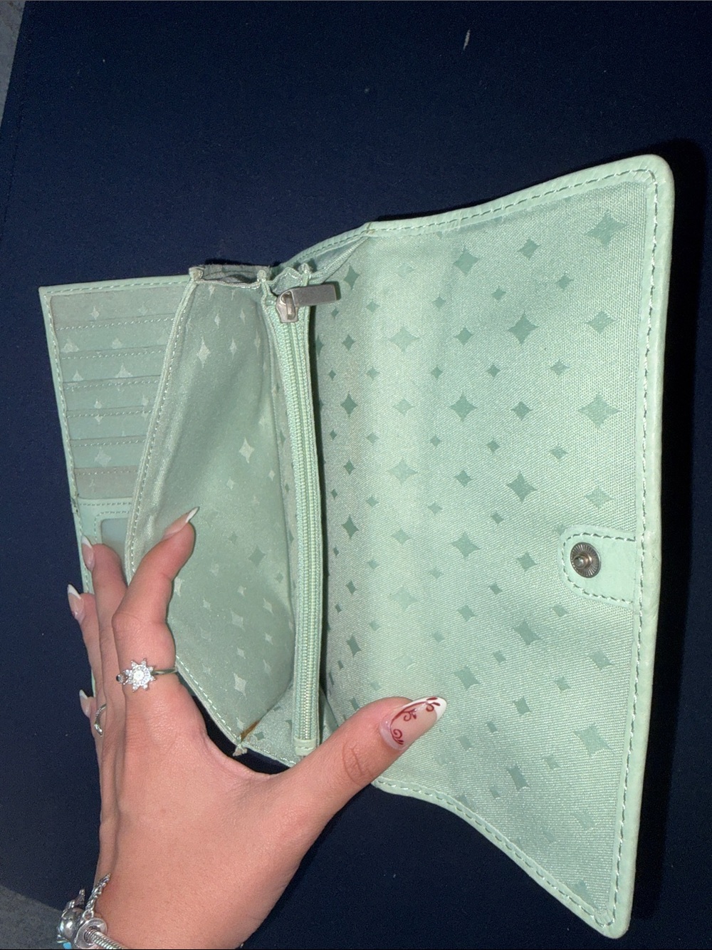 Fossil Mint Green Leather Bifold Wallet with Silver Zipper - Picture 4 of 4